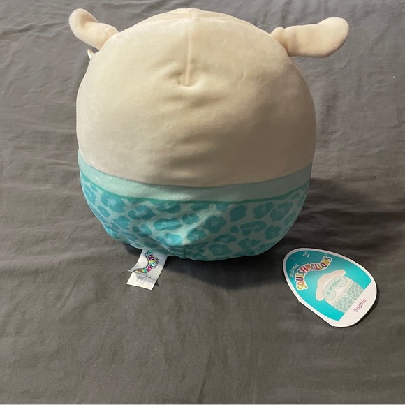 Squishmallows Sophie the Lamb 8 inch - Picture 2 of 4